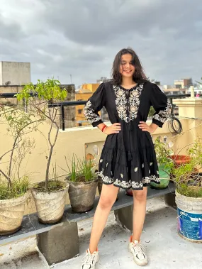 BLACK SHORT DRESS