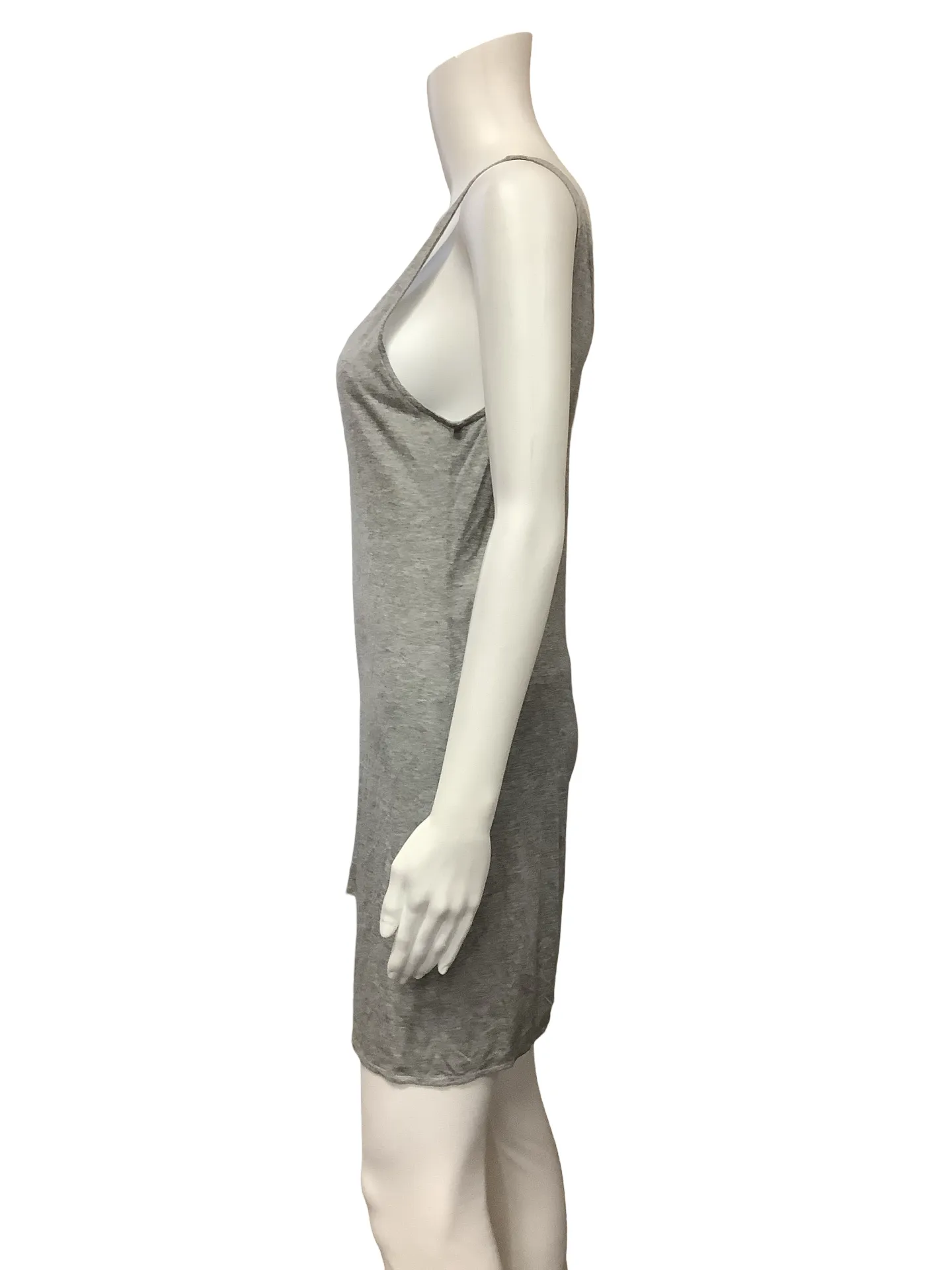 Diane VonFurstenberg Top Grey Sleeveless Scoop Neck Size: 6