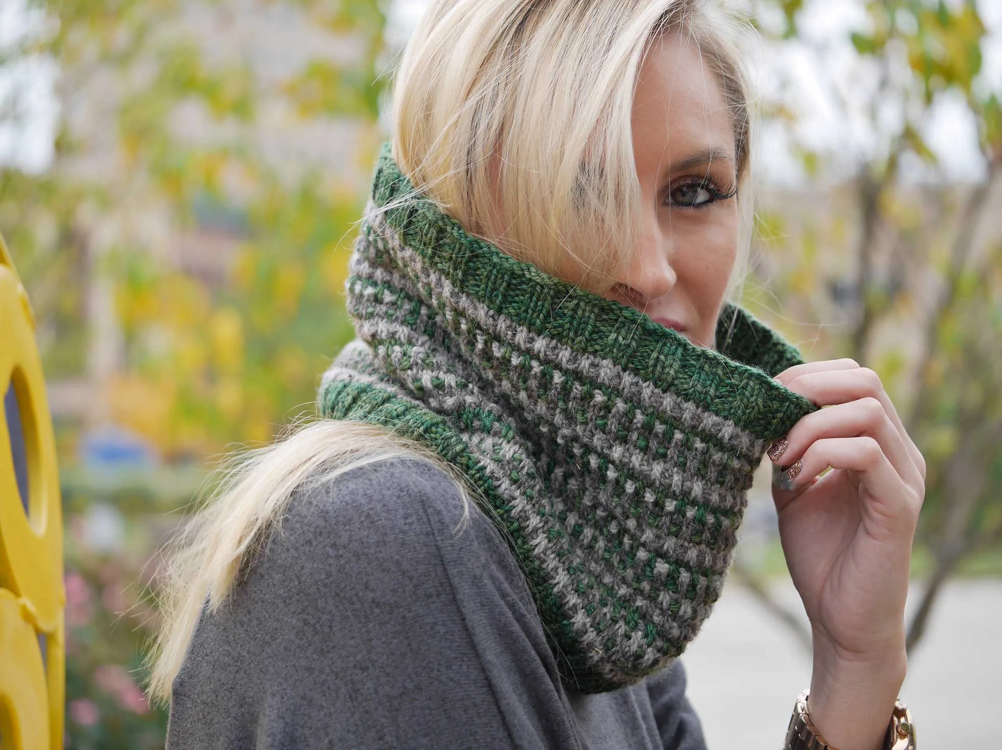 Mass Transit Cowl <br/><small>knitting pattern</small>