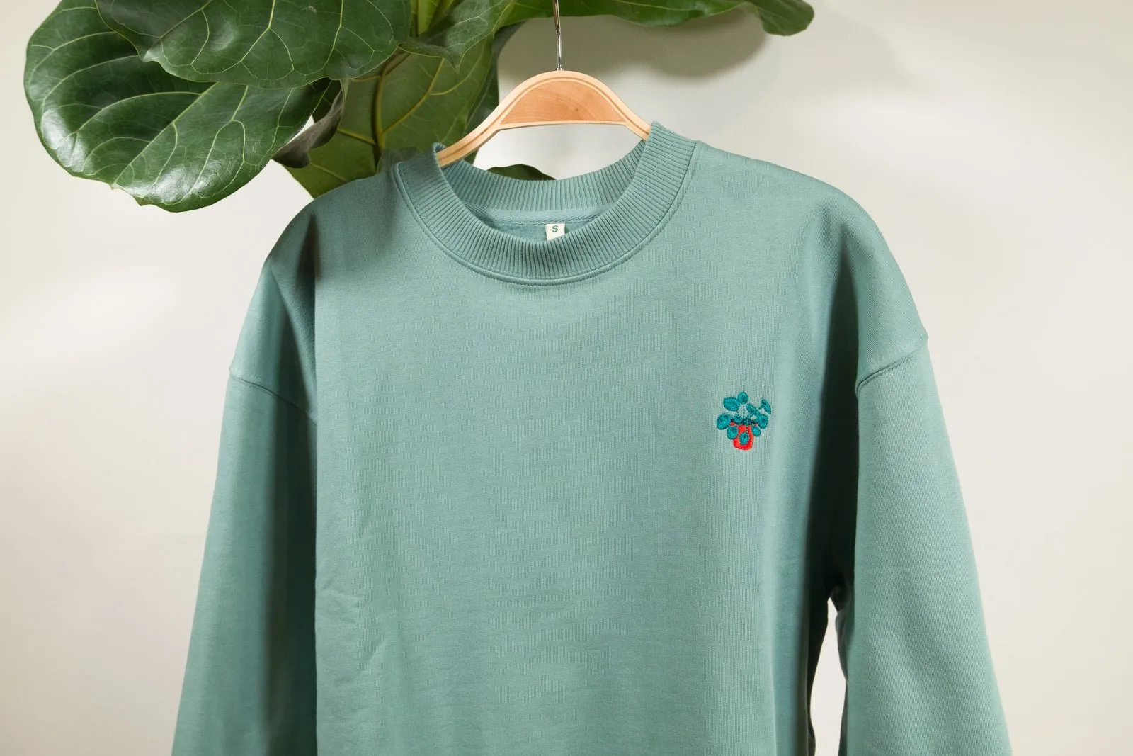 pannenkoekplant womens organic sweater