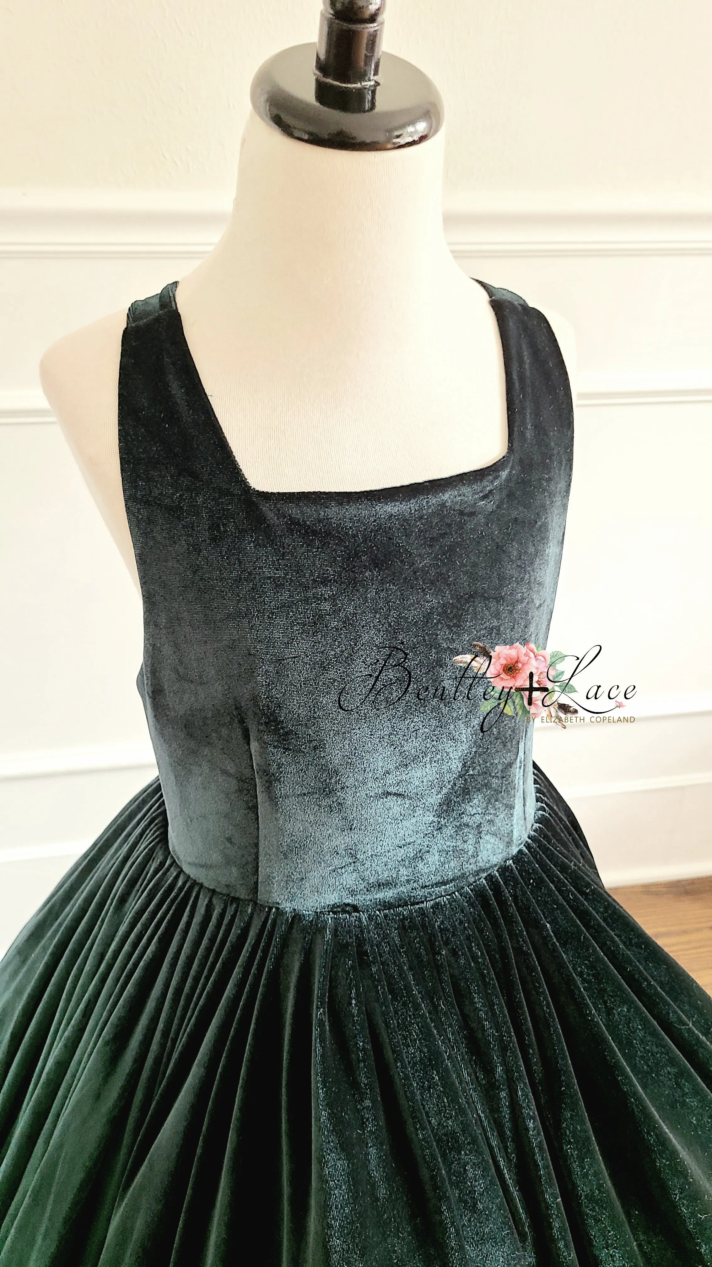 Penelope Velvet gown -Jewel green Tie back (6 Year - Petite 9 Year)