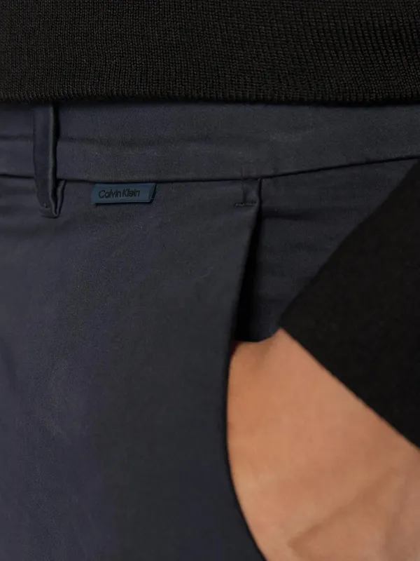 Sateen-Stretch Slim Chino