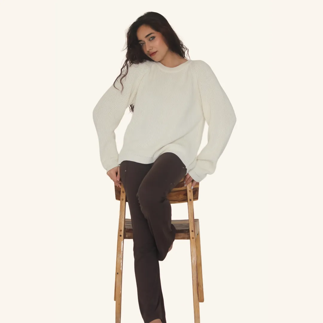 Yuki Pullover – Handknitted Winter Elegance for Modern Women